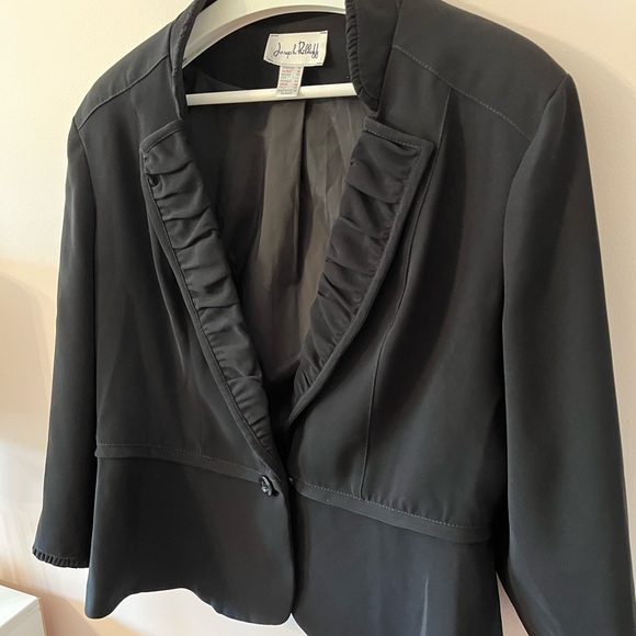 Black blazer, stretch fabric, one snap in front - Picture 1 of 3